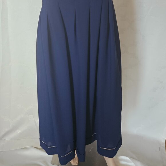 Cynthia Howie - Navy A-Line Dress: Timeless Elegance with Delicate Pleats - Picture 3 of 12